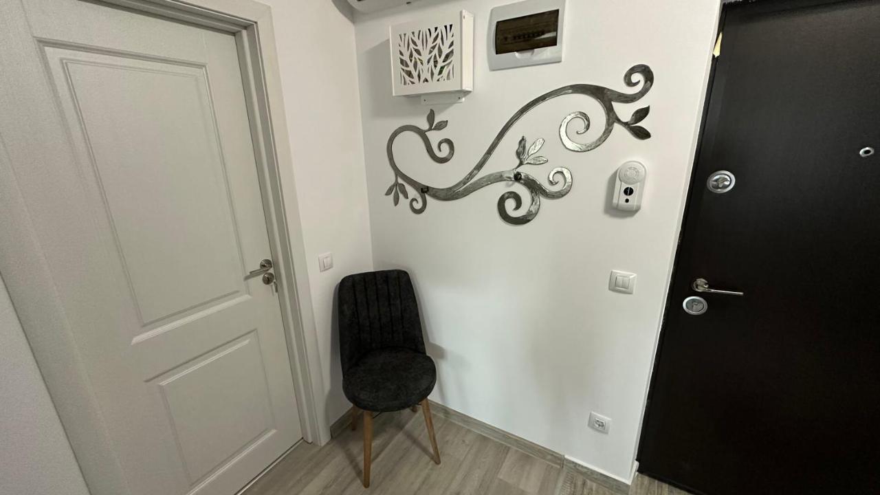 Apartament Lux Bacovia 2 Apartment Bacau Exterior photo