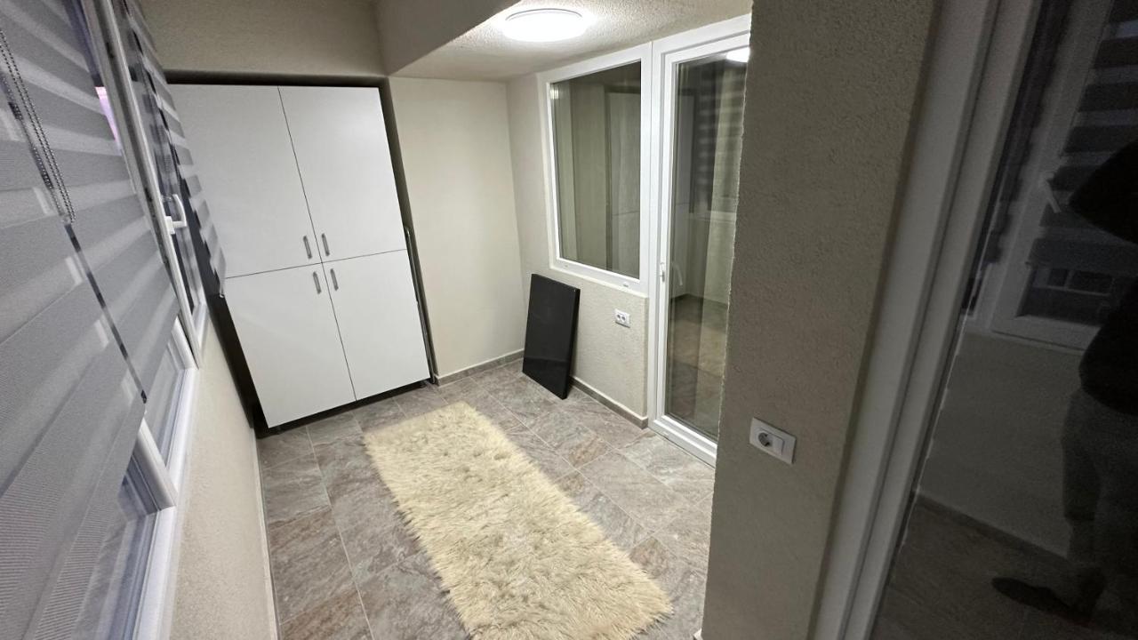 Apartament Lux Bacovia 2 Apartment Bacau Exterior photo